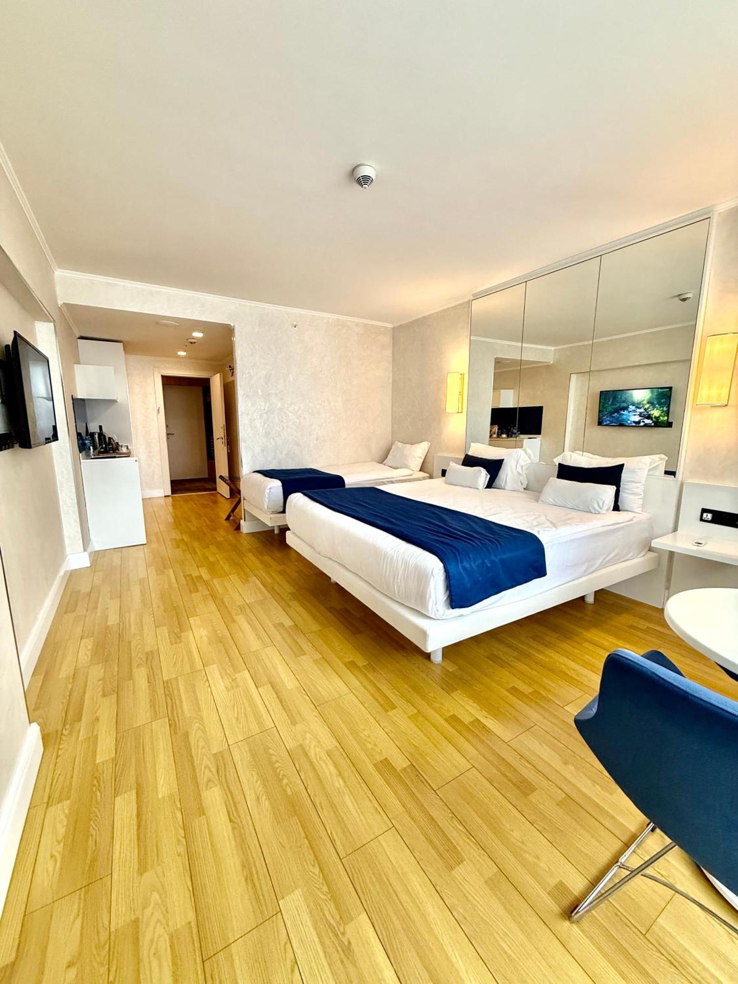 Seaside Vip Hotel Batoumi Extérieur photo