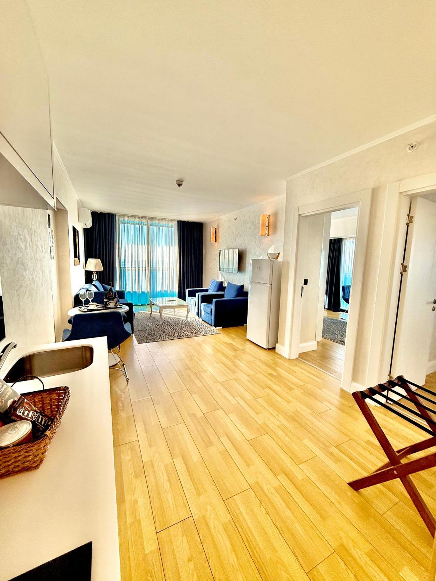 Seaside Vip Hotel Batoumi Extérieur photo