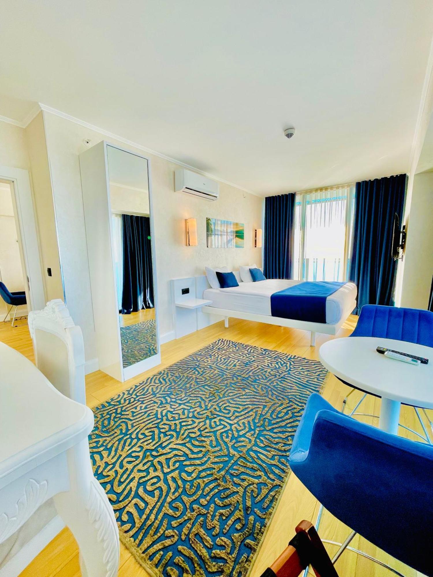 Seaside Vip Hotel Batoumi Extérieur photo