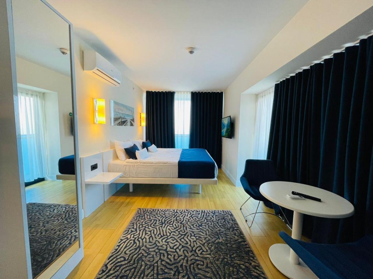 Seaside Vip Hotel Batoumi Extérieur photo